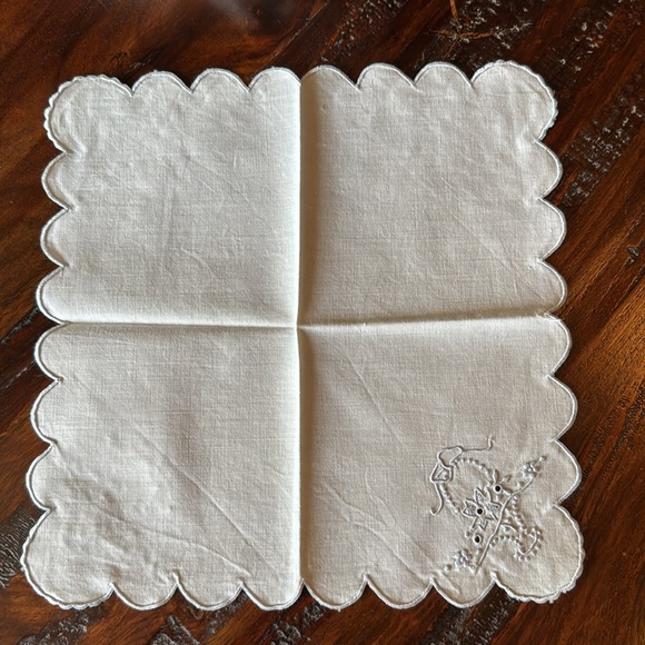 Set of 4 Vintage Napkins-White/Blue Embroidery Detail-Cotton - Picture 7 of 11